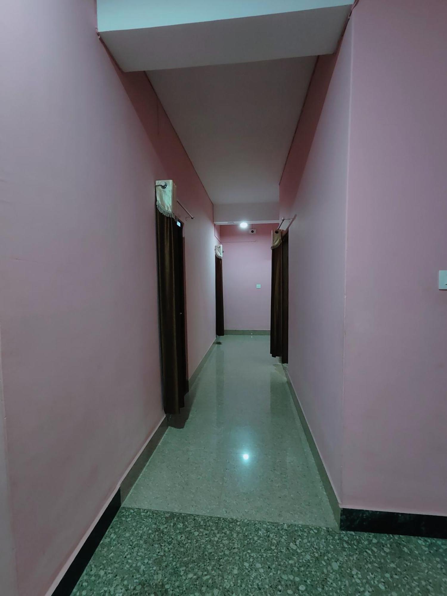 Gulab Lodge Shiliguri Exterior foto